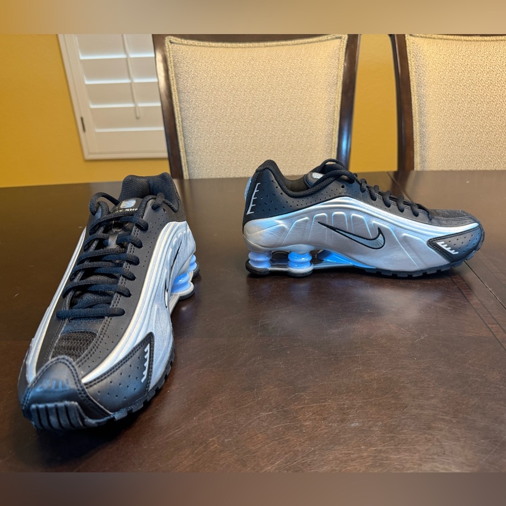 New Nike Shox R4 Silver Black Sneaker Shoes Size US 5.5Y / 7 W - Picture 6 of 12